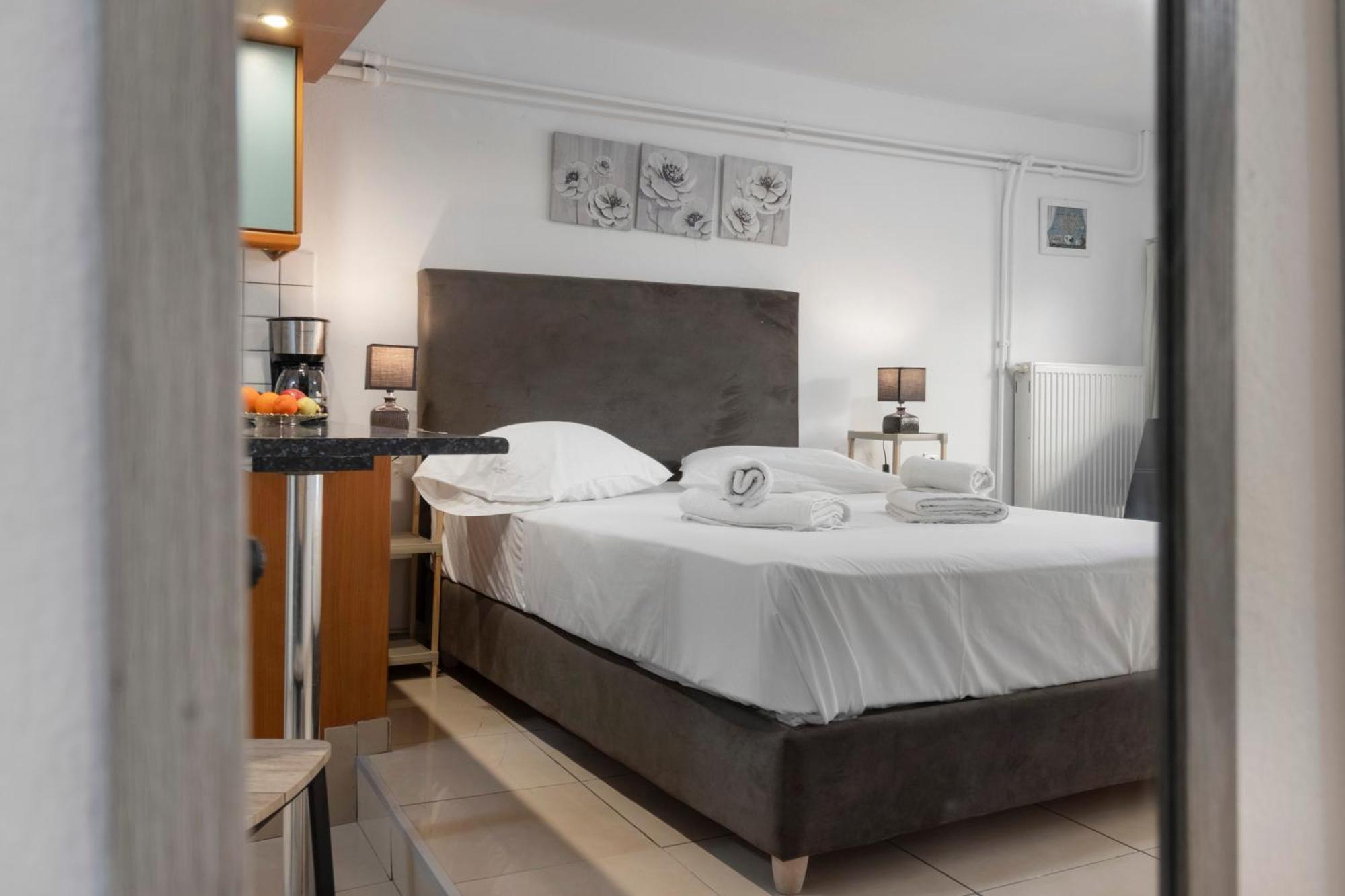 Central Studio In Downtown Heraklion  Ngoại thất bức ảnh