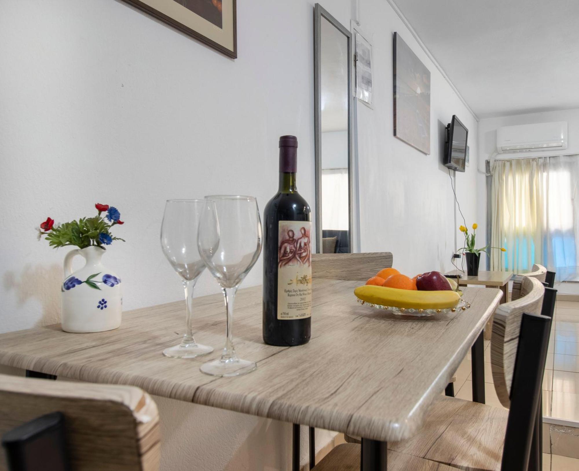 Central Studio In Downtown Heraklion  Ngoại thất bức ảnh