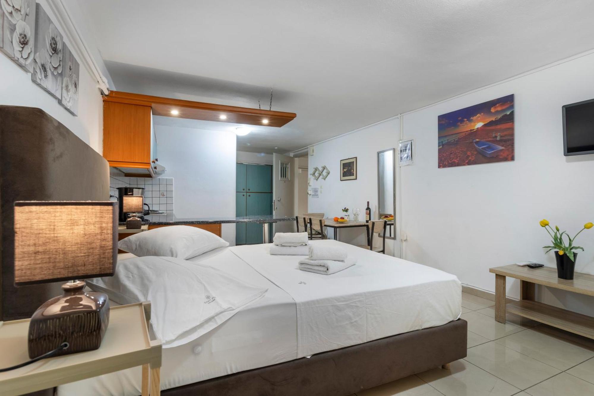 Central Studio In Downtown Heraklion  Ngoại thất bức ảnh