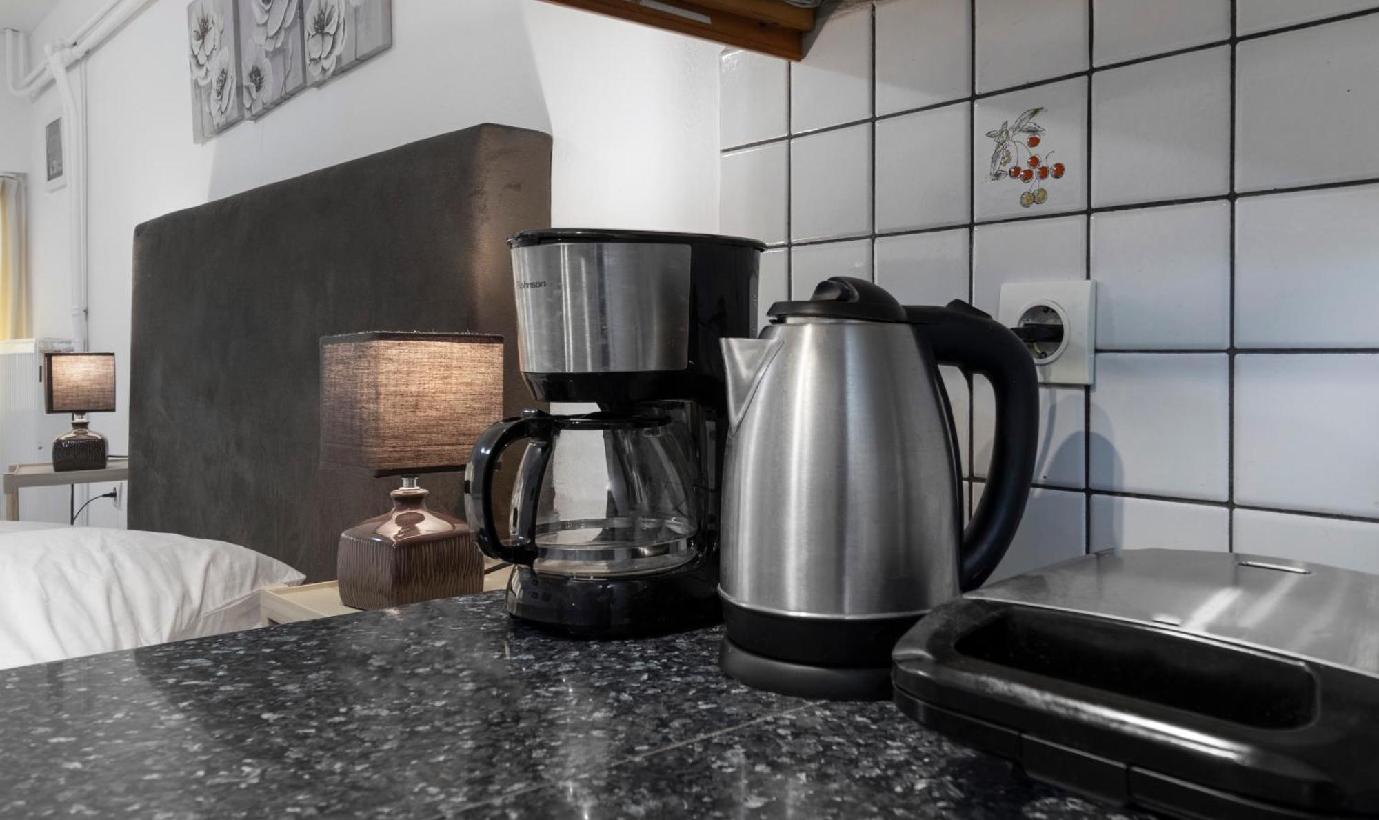 Central Studio In Downtown Heraklion  Ngoại thất bức ảnh