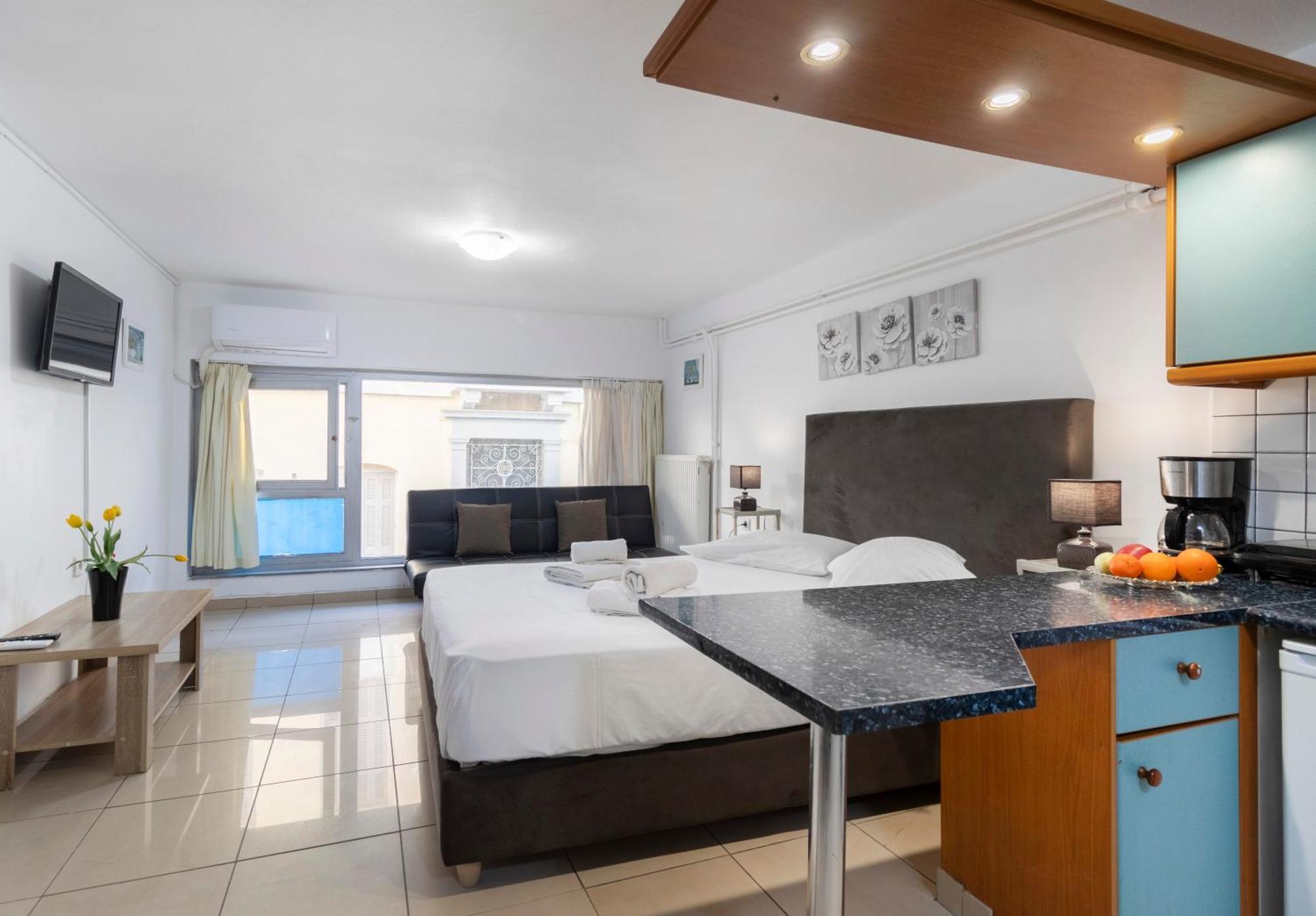 Central Studio In Downtown Heraklion  Ngoại thất bức ảnh